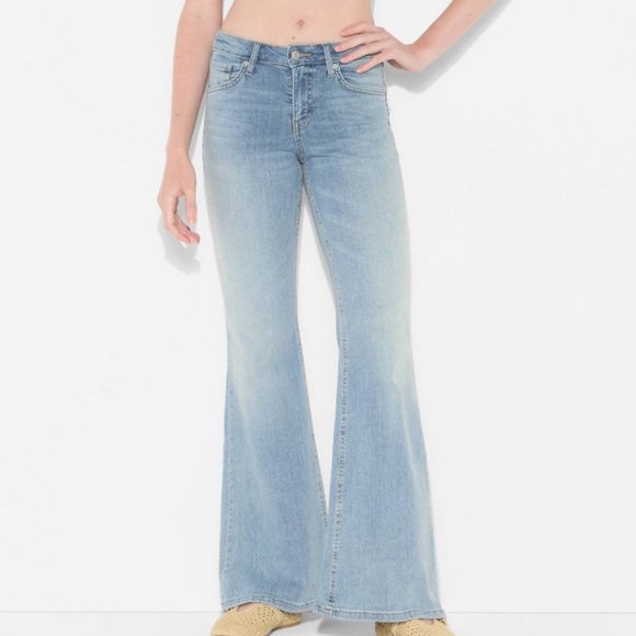 NEW Wild Fable Mid Rise Flare Jeans Sz 2 - Picture 3 of 13